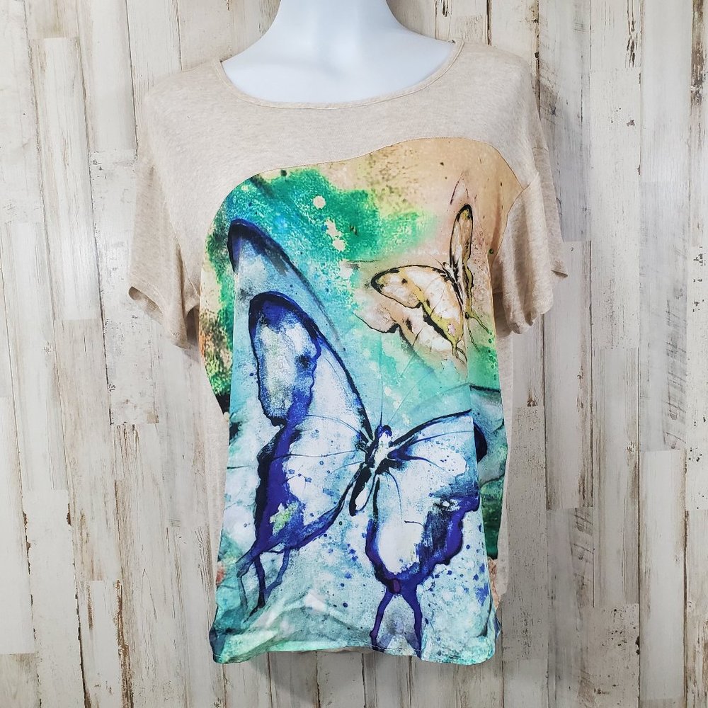 5/$25 Wallpapher Womens Top M Tan Butterflies Short Sleeve N20